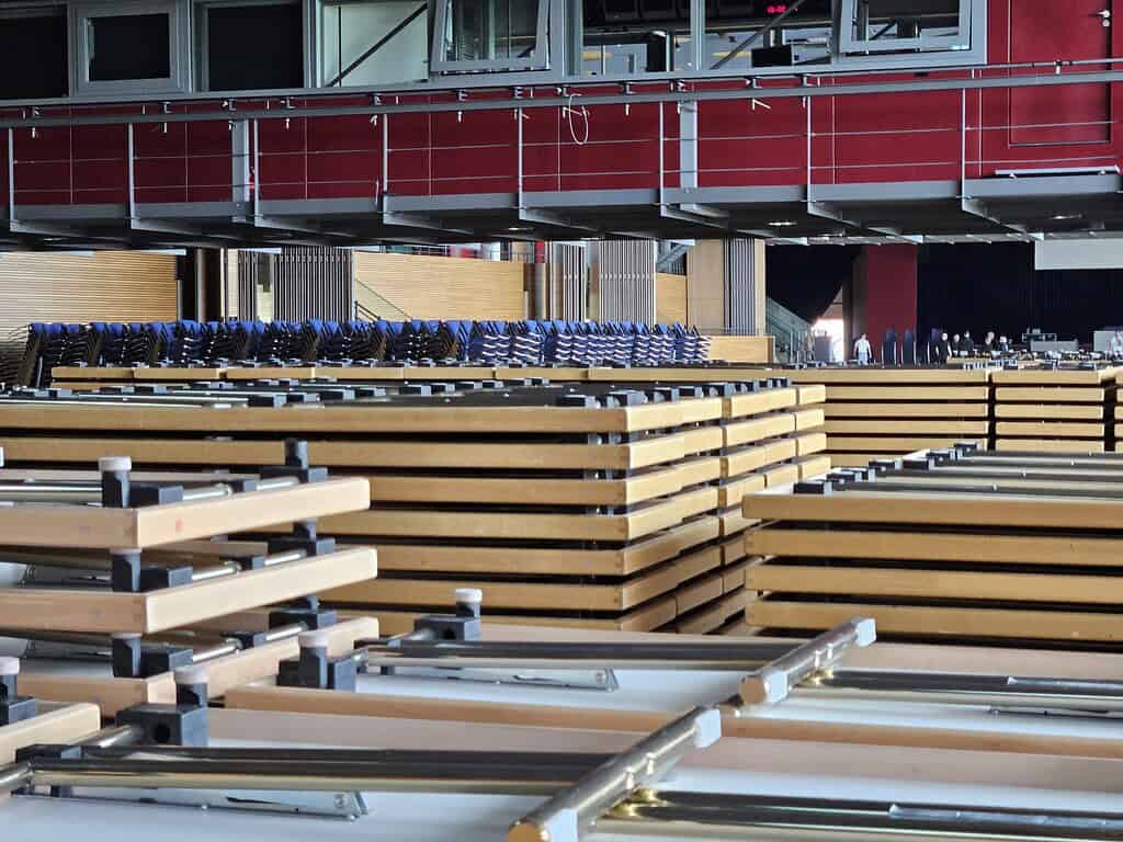Kreislaufwirtschaft live: Über 5.000 Möbelstücke aus Kongresszentrum Dresden gerettet 15 20250422 141542 1