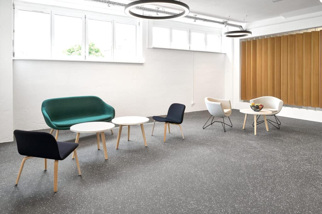 Hochwertig, zukunftsfähig, zirkulär: Ein zirkuläres Büro für die Sika Gruppe 20 Z6A6399